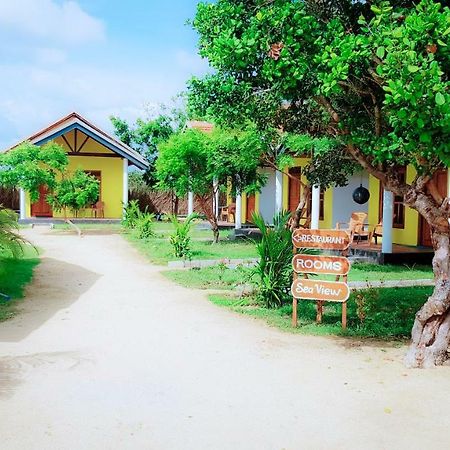 Exotic Beach Hotel Arugam Bay Buitenkant foto