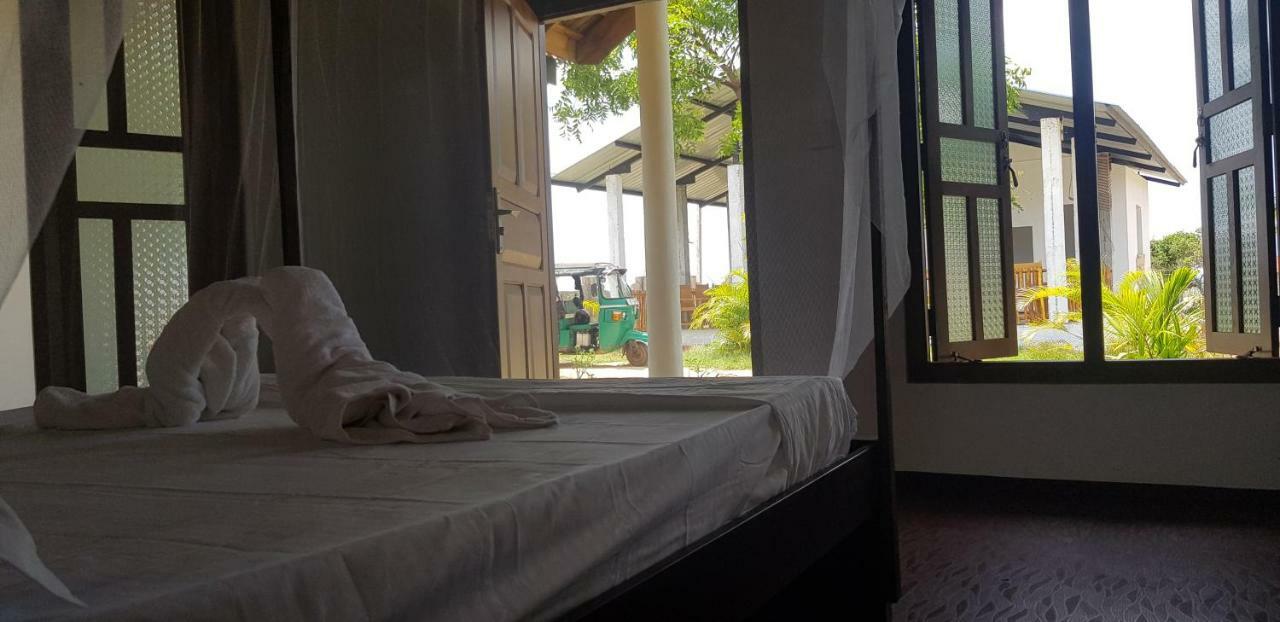 Exotic Beach Hotel Arugam Bay Buitenkant foto
