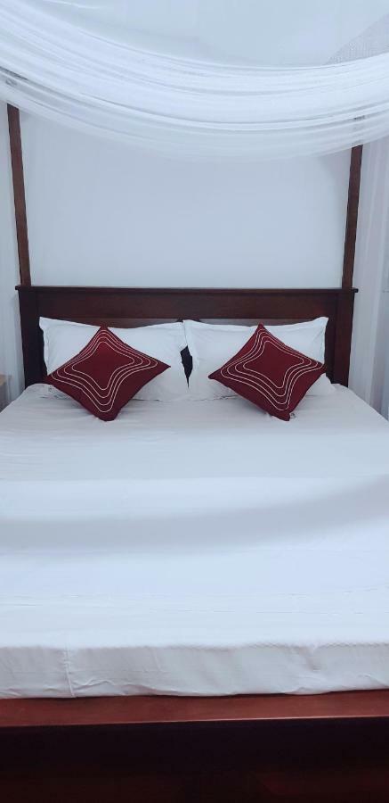Exotic Beach Hotel Arugam Bay Buitenkant foto