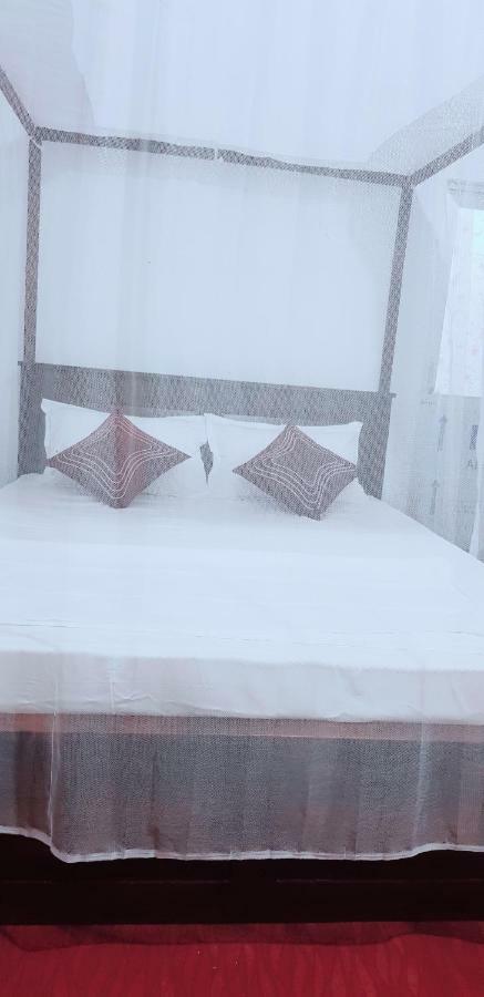 Exotic Beach Hotel Arugam Bay Buitenkant foto